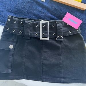 brand new!!!! edikted belted mini skirt